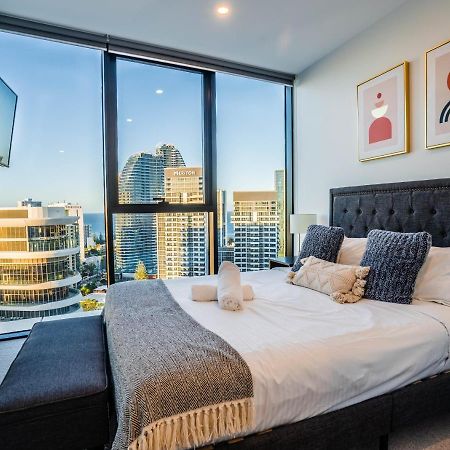 2 Bedroom Luxurious Family Apartment Next To Pacific Fair - Broadbeach Gold Coast Gc22 Экстерьер фото