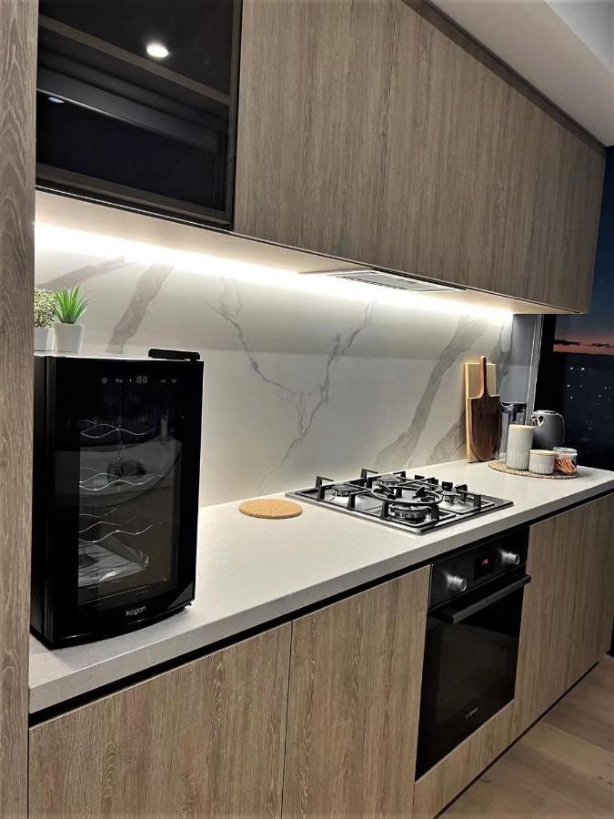 2 Bedroom Luxurious Family Apartment Next To Pacific Fair - Broadbeach Gold Coast Gc22 Экстерьер фото