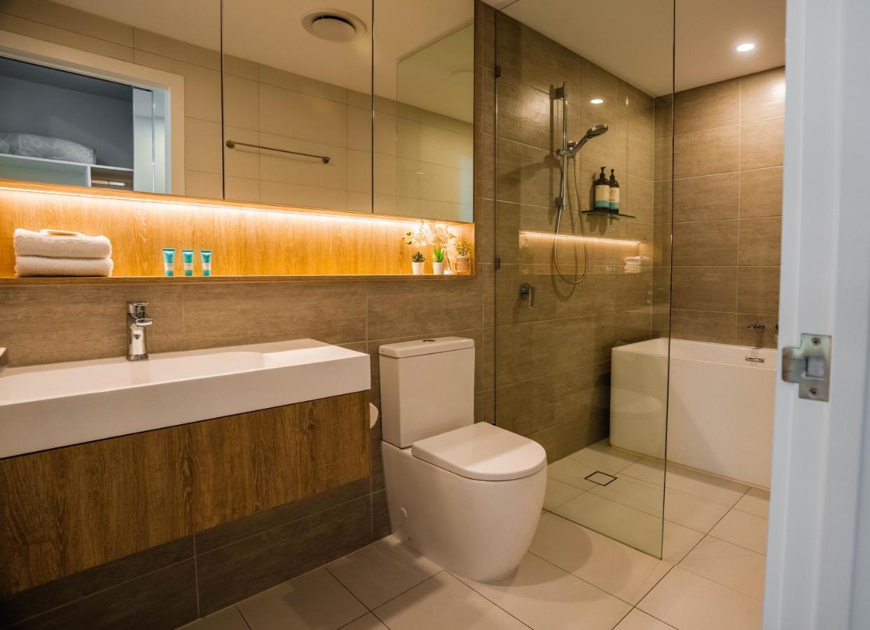 2 Bedroom Luxurious Family Apartment Next To Pacific Fair - Broadbeach Gold Coast Gc22 Экстерьер фото