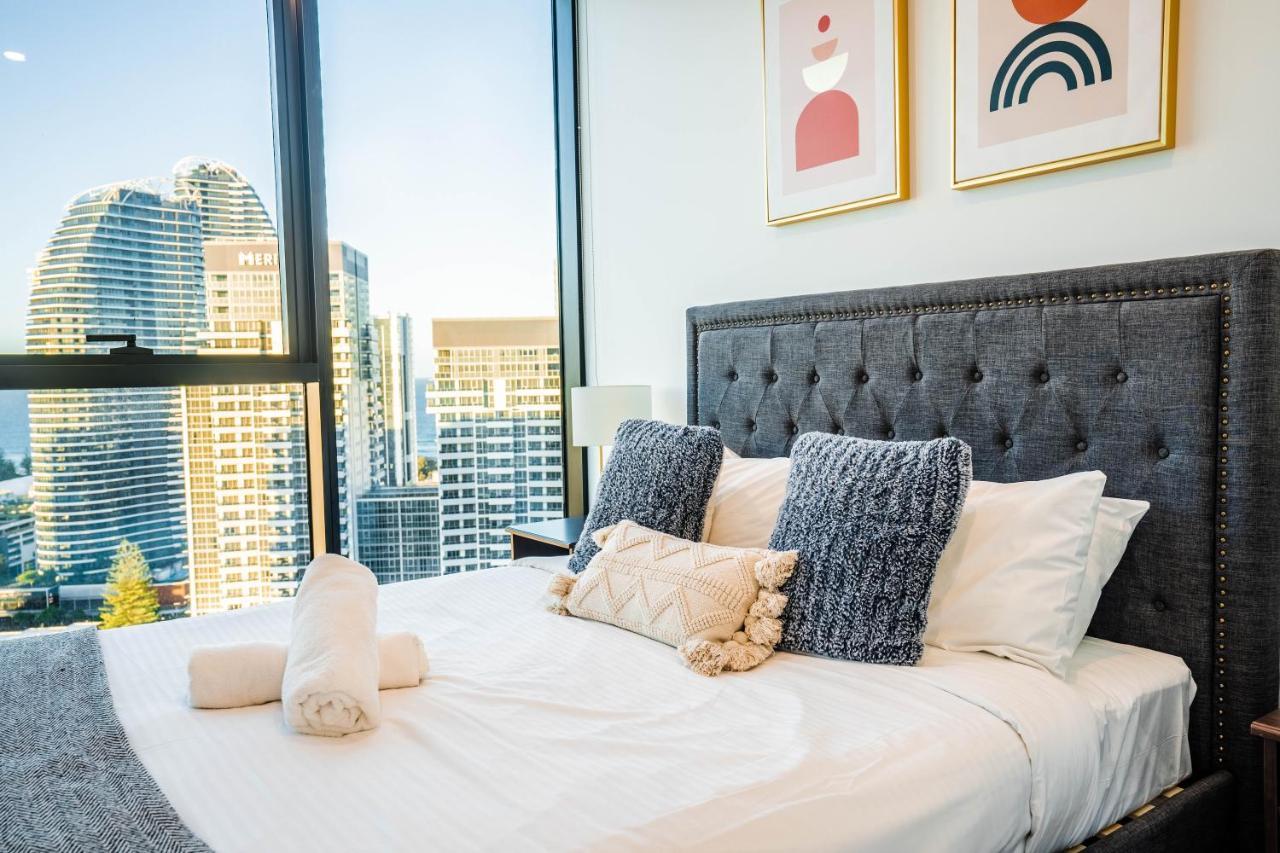 2 Bedroom Luxurious Family Apartment Next To Pacific Fair - Broadbeach Gold Coast Gc22 Экстерьер фото