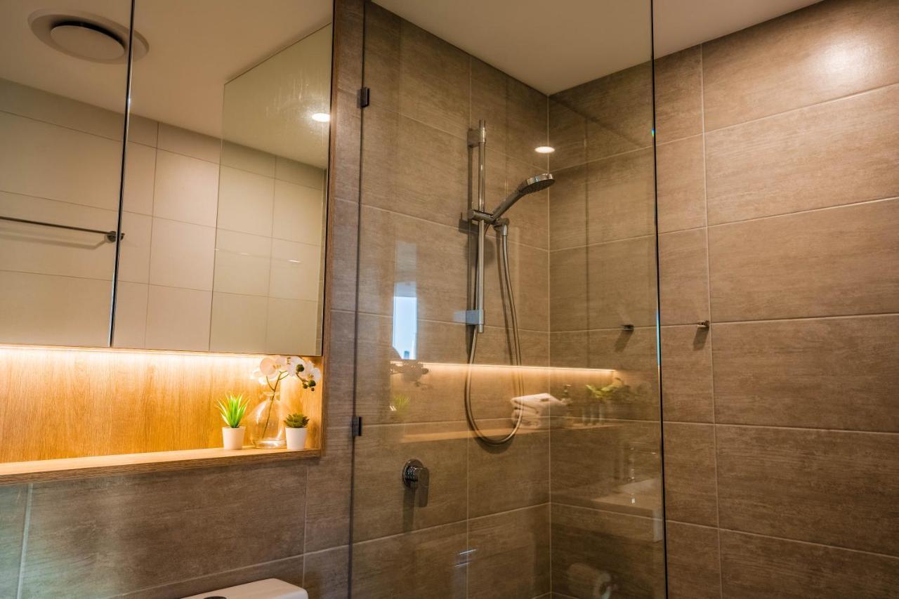 2 Bedroom Luxurious Family Apartment Next To Pacific Fair - Broadbeach Gold Coast Gc22 Экстерьер фото