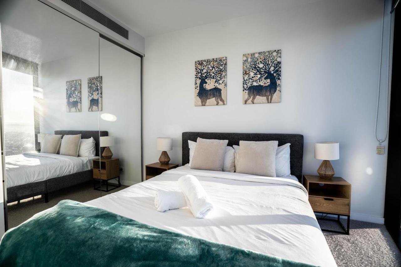 2 Bedroom Luxurious Family Apartment Next To Pacific Fair - Broadbeach Gold Coast Gc22 Экстерьер фото